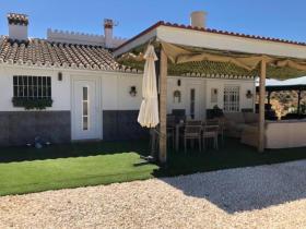 Country house for sale in Pizarrá, Spain