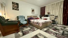 Floor Apartment for sale in Hamburg, Germany