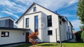 casa bifamiliare in affitto a Rosdorf-Mengershausen, Germania