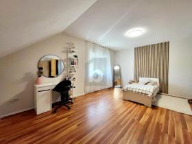 Duplex apartment for sale in Wöllstein, Germany