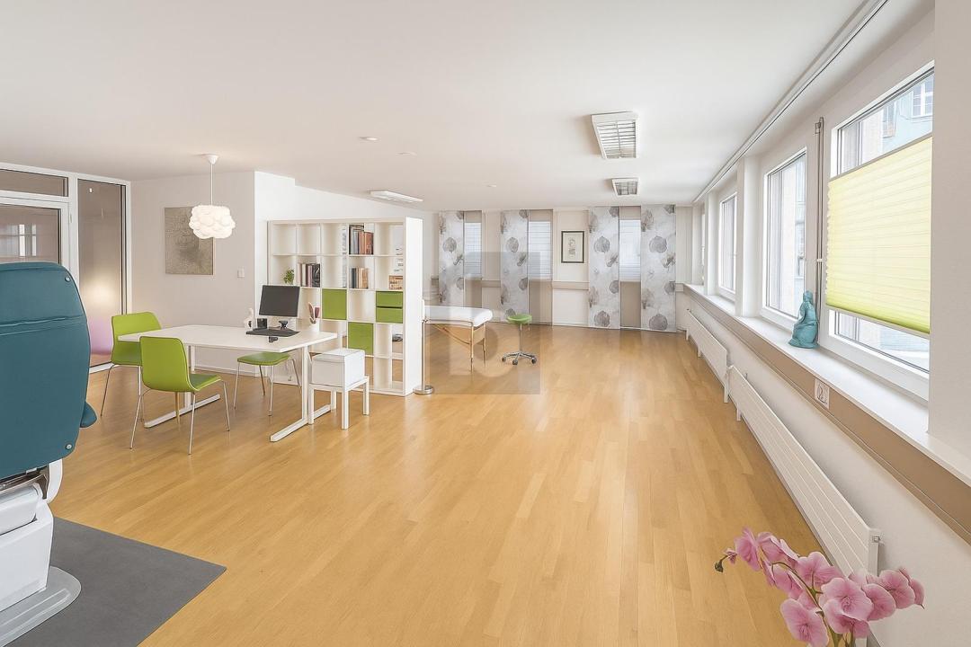 Immeuble de bureaux pour le loyer à Yverdon-les-Bains, Suisse