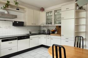 Kat Apartman za prodaju u Caslano, Švicarska