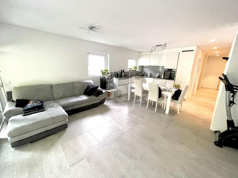 Apartamento en planta baja en venta en Camorino, Suiza Apartamento en planta baja en venta en Camorino, Suiza