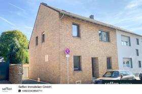 Terraced End houses for sale in Frechen-Rhein-Erft-Kreis, Germany