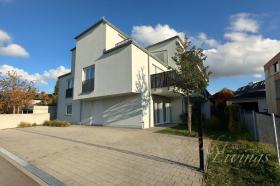 Gulv Leilighet  til salgs i Gilching-Altdorf, Tyskland