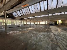 Oppbevar til leie i Saint-Ursanne, Sveits Oppbevar til leie i Saint-Ursanne, Sveits