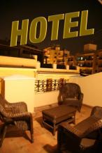 فندق للبيع في Comunidad de Madrid-Palacio, اسبانيا