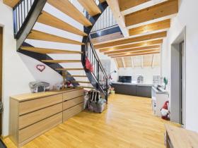 Tetőtéri lakás eladó a  oldalon. Laufenburg, Svájc