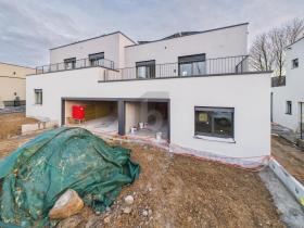 Dom w zabudowie bliźniaczej na sprzedaż w Möhlin, Szwajcaria Dom w zabudowie bliźniaczej na sprzedaż w Möhlin, Szwajcaria