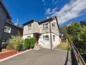 Дом на две семьи для продажи в Айсфельд-Ваффенрод-Хинтеррод, Германия Дом на две семьи для продажи в Айсфельд-Ваффенрод-Хинтеррод, Германия