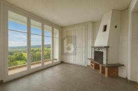 Gulv Leilighet til leie i Les Brenets, Sveits Gulv Leilighet til leie i Les Brenets, Sveits