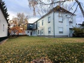 Maison multi-familiale en vente à Hausbrunn, Autriche Maison multi-familiale en vente à Hausbrunn, Autriche