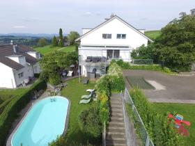 Dom w zabudowie bliźniaczej Na sprzedaż w Gisikon, Szwajcaria