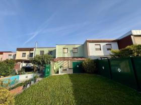 Maisons mitoyennes À vendre à Wiener Neudorf, Autriche