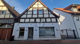 Budynek mieszkalny/komercyjny Na sprzedaż w Bad Münder am Deister-Hameln-Pyrmont, Niemcy