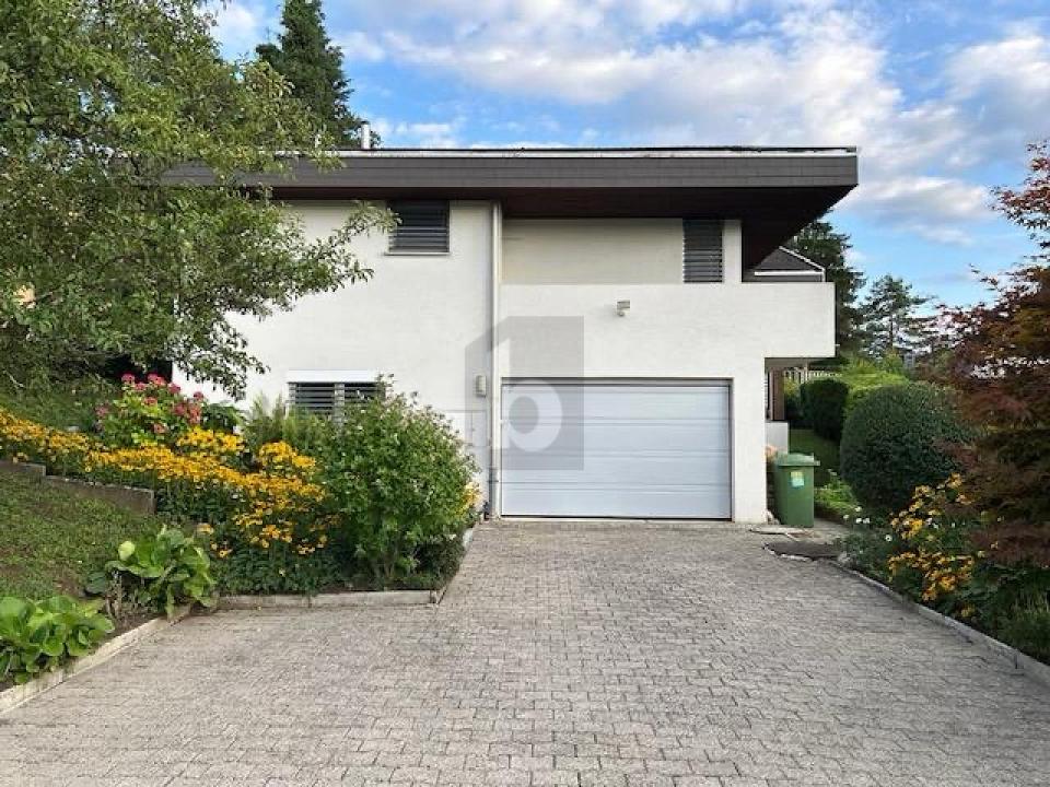 casa isolada Para alugar em Füllinsdorf, Suíça