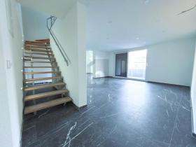 Lapos Kiadó a oldalon. Kirchardt-Berwangen, Németország Lapos Kiadó a oldalon. Kirchardt-Berwangen, Németország