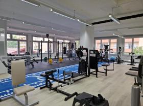 Irodaház Kiadó a  oldalon. La Chaux-de-Fonds, Svájc