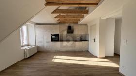 iki katlı daire Kiralık 'de La Chaux-de-Fonds, İsviçre