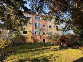 集合住宅、フラットハウス 販売中 で ベルリン-ヴィッテナウ, ドイツ