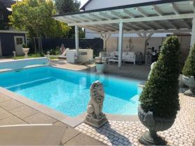 Willa Na sprzedaż w Markt Schwaben, Niemcy Willa Na sprzedaż w Markt Schwaben, Niemcy