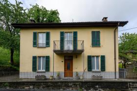 Vivienda unifamiliar En venta en Novazzano, Suiza Vivienda unifamiliar En venta en Novazzano, Suiza
