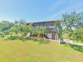 Tomannsbolig Til salgs i Midt-Burgas, Bulgaria