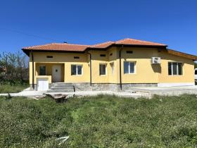 Bungalow Zu verkaufen in Dobrevo-Dobrich, Bulgarien Bungalow Zu verkaufen in Dobrevo-Dobrich, Bulgarien
