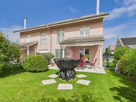 Vivienda adosada En venta en Günzgen, Suiza Vivienda adosada En venta en Günzgen, Suiza