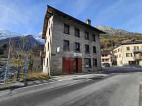 Lakó-és kereskedelmi épület Eladó a  oldalon. Praz-de-Fort, Svájc