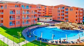 Moradia Apartamento À venda em Солнечный берег-кв. Камелия, Bulgária