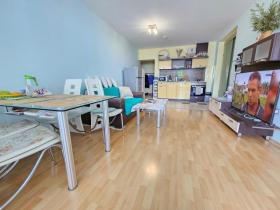 フラット 販売中 で ポモリエ-Burgas, ブルガリア