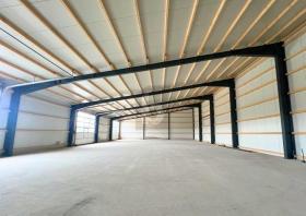 Csarnok Kiadó a oldalon. Fockbek-Renddburg-Ackernförde, Németország Csarnok Kiadó a oldalon. Fockbek-Renddburg-Ackernförde, Németország