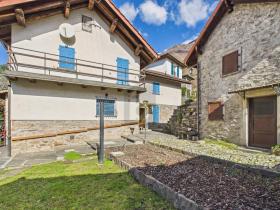 Enebolig Til salgs i Claro, Sveits Enebolig Til salgs i Claro, Sveits