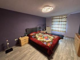 Casa para duas famílias À venda em Dreis-Bernkastel-Wittlich, Alemanha Casa para duas famílias À venda em Dreis-Bernkastel-Wittlich, Alemanha