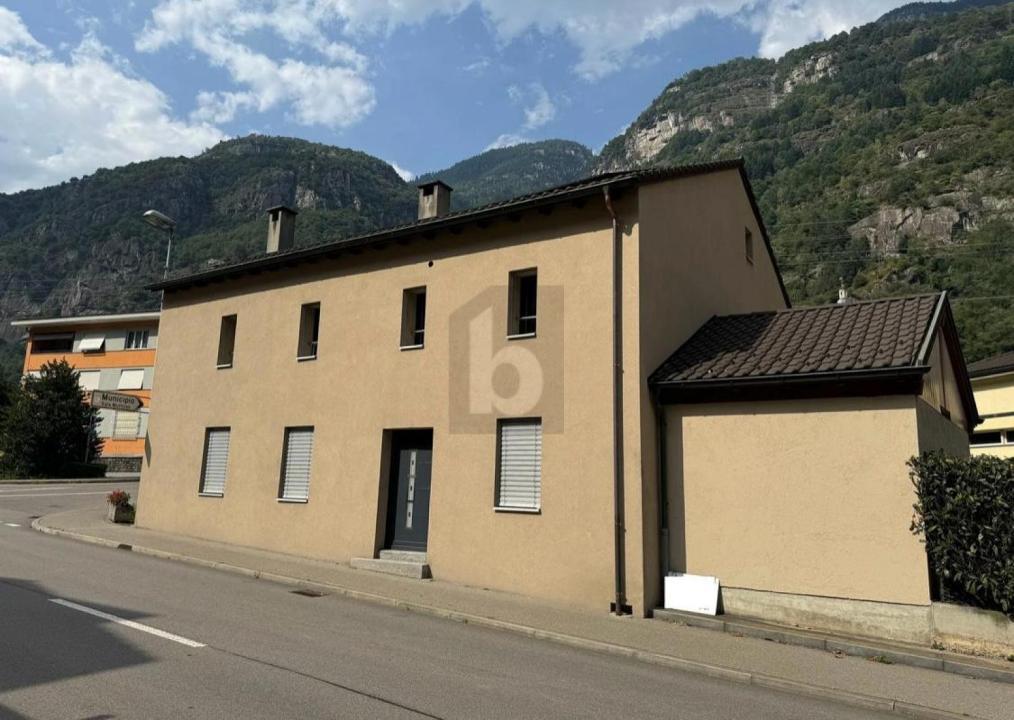 Casa para duas famílias À venda em Bodio, Suíça