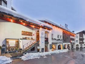 ticari bina Satılık 'de Laax, İsviçre ticari bina Satılık 'de Laax, İsviçre