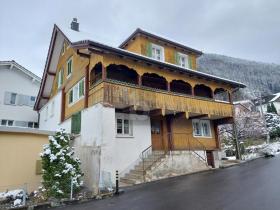 Casa plurifamiliar En venta en Schattdorf, Suiza