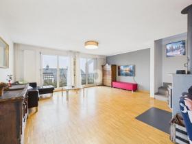 yarı müstakil ev Satılık 'de Gisikon, İsviçre