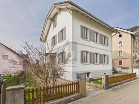 Önálló ház Kiadó a  oldalon. Niederuzwil, Svájc