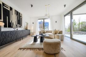 Apartamento térreo À venda em Königstein im Taunus-Hochtaunuskreis, Alemanha Apartamento térreo À venda em Königstein im Taunus-Hochtaunuskreis, Alemanha