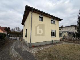 Detached house For Sale in Brieskow-Finkenheerd-Kreis Oder-Spree, Germany