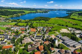 Enebolig Til salgs i Perwang am Grabensee, Austria Enebolig Til salgs i Perwang am Grabensee, Austria