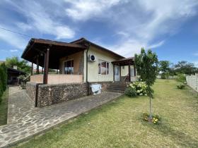 Дом на одну семью Продаётся в Slaveevo-Dobrich, Болгария