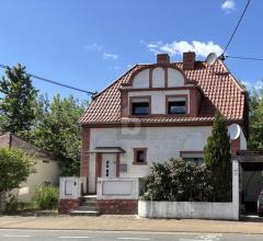 Detached house For Sale in Merzig-Hilbringen, Germany