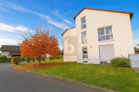 屋根裏部屋 販売中 で バート・エムスタル-バルホルン, ドイツ