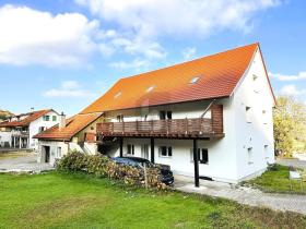 Maisonette lakás Eladó a  oldalon. Schwaderloch, Svájc