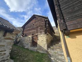 Odvojena kuća Na prodaju u Faido, Švicarska