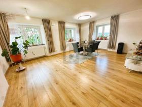 Квартира на первом этаже Продаётся в Швадерлох, Швейцария