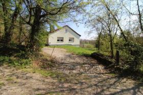 Image - casa isolada À venda em Naumburg-Burgenlandkreis, Alemanha